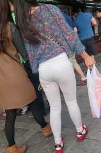 丰满的白裤，肉肉的PP [348M/MP4]