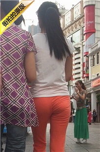 极品翘臀紧身裤美女[677M/MP4]