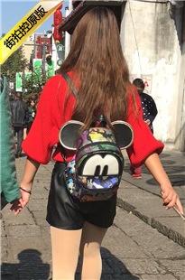 街头跟拍两个短裤肉丝美眉[255M/MOV]