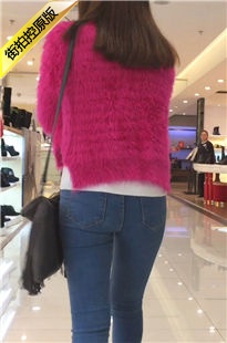 蓝色牛仔裤翘臀美眉[1.27G/MOV]