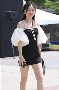 阳光下都美腿小姐姐3A4511[2.16G]