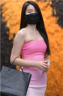 白皙美腿抹胸女孩3A4921[4.72G]