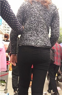 [小龙作品]街拍两个铅笔裤小妹[383M/MOV]