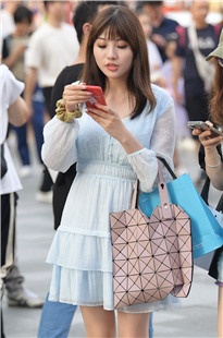 偶遇丝袜邻居小姐姐3A7307[1.19G]