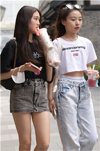 牛仔短裙美腿女孩3A5478[2.15G]