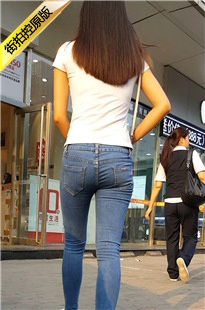 蓝色紧绷性感牛仔裤饱满圆润翘臀长发美女[241M/MP4]
