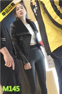 4K-街拍三个黑色紧身皮裤饱满员臀美眉M145[1.02G]