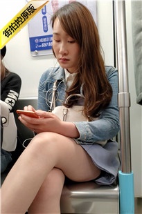 4K-地铁上丝腿美女[1.24G/MP4]