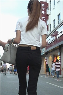 紧身黑牛仔美MM[313M/MP4]