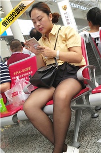 4K-黑裤街拍黑丝白鞋美眉[682M/MP4]