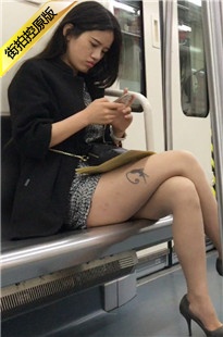 地铁漂亮连衣裙美女极品迷人MT[523M/MOV]