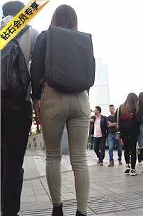 4K-街拍漂亮的紧身牛仔裤高跟女朋友[1.3G/MP4]