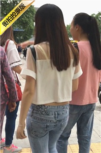 灰色紧身牛仔裤xinggan圆臀美女[636M/MOV]