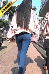 4K-街拍超紧致牛仔裤小美女[1.18G/MP4]