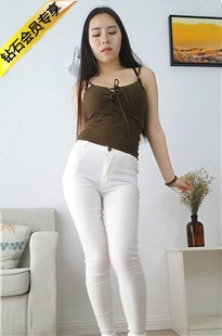 白色紧身裤翘臀美眉热舞[443M/MP4]