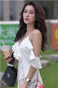 上前撩一下美腿小姐姐3A3014[1.32G]