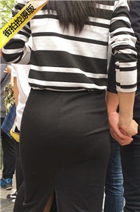 街拍黑紧裤翘臀MM和包臀裙MM [299M/MOV]