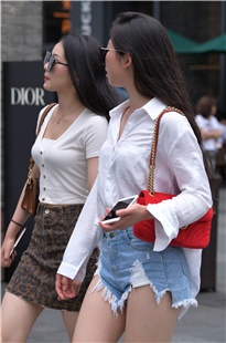 好喜欢热裤的这双大白腿3A3216[672M]