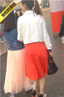 红裙尖嘴街拍高跟美女最后被发现好刺激[1G/MOV]