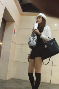 无水印版，中筒袜细高跟大美女[69.6M/MP4]