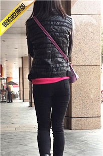 黑色紧身裤圆润翘臀妹子[200M/MOV]