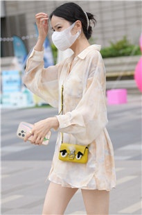 白皙美腿美女3A4570[2.27G]