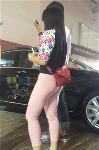 性感打底裤丰臀小妹[320M/MOV]