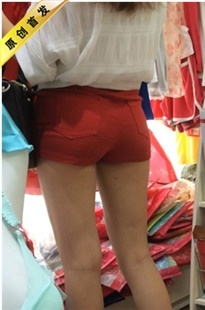 【带子狼原创作品】超紧红色短裤长腿美眉[MP4/3GB]