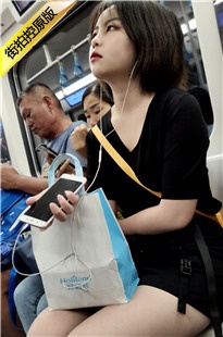 4K-黑衣短发可爱小姐姐[636M/MP4]