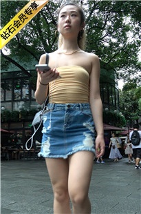 4K-抹胸装牛仔短裙街拍美女DJ132[1.33G]