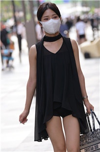 纤细裸腿闺蜜3A4528[1.79G]