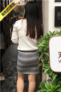 跟拍紧身包臀裙肉丝长发美眉[264M/MOV]