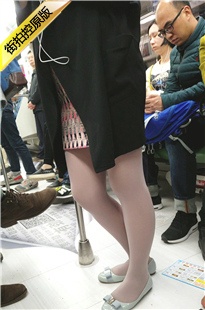 4K-地铁上的黑衣粉丝美眉[884M/MP4]