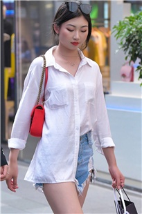 热裤大白腿美女3A2844[520M]