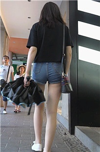 极品超深沟牛仔热裤小妹肯定开发多[1.59G]