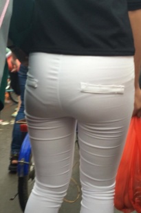 紧身白裤内痕明显[346M/MOV]