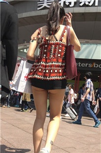 【幽明作品】 4K超清！极品超短黑色小热裤纹身美女[MP4/2GB]