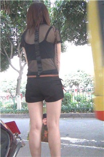 等公车的MM穿着这么透明诱惑人[867M/M2TS]