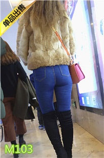 4K-地铁黑色高靴蓝色紧绷牛仔裤极品饱满圆臀美女M103[880M]