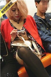 4K-黑丝金色高跟凉鞋金发美眉[1G/MP4]