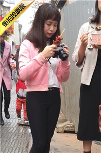 街拍黑色紧身裤饱满大PG小妹[215M/MOV]