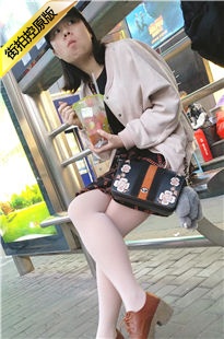 4K-等车的白丝街拍MTMM [607M/MP4]