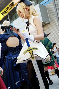 4K-街拍cosplay黑丝超极品美女[648M/MP4]