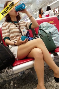 4K-街拍条纹连衣裙肉丝美妇[445M/MP4]