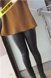 高跟黑色紧身皮裤饱满圆润翘臀女子[154M/MOV]