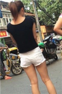 单纯的黑衣白热裤小妹[475M/MOV]