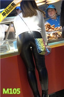 4K-跟拍黑色高跟紧绷皮裤翘臀美眉M105[1.21G]