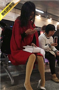 4K-街拍红色风衣肉丝白高跟美眉[755M/MP4]