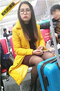 4K-车站候车的黑丝连衣裙长发美眉[714M/MP4]