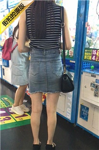 极品白腿牛仔包臀裙翘臀长发美女[211M/MOV]